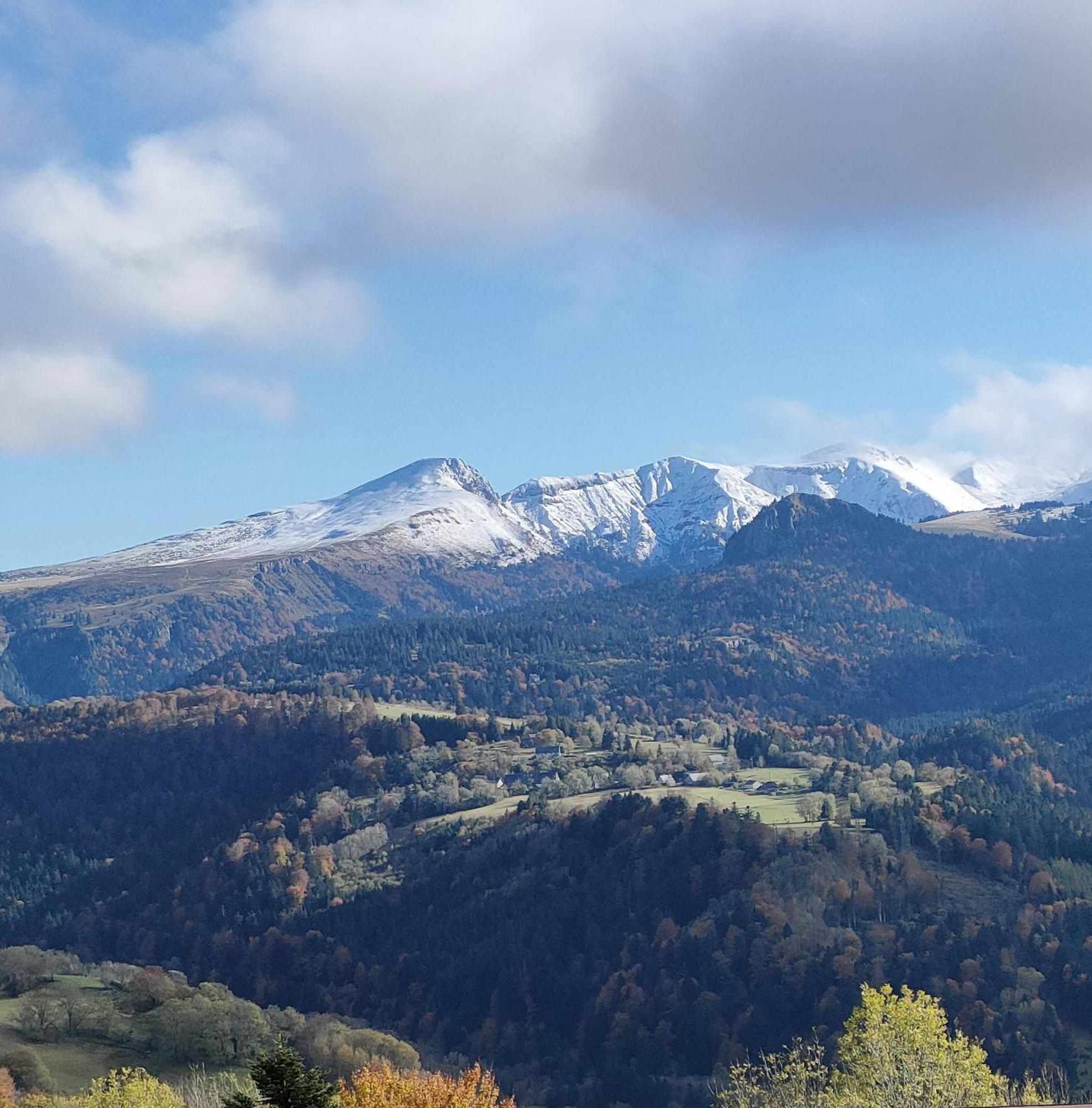 Grand Appartement Vue Magnifique Murat-le-Quaire Esterno foto