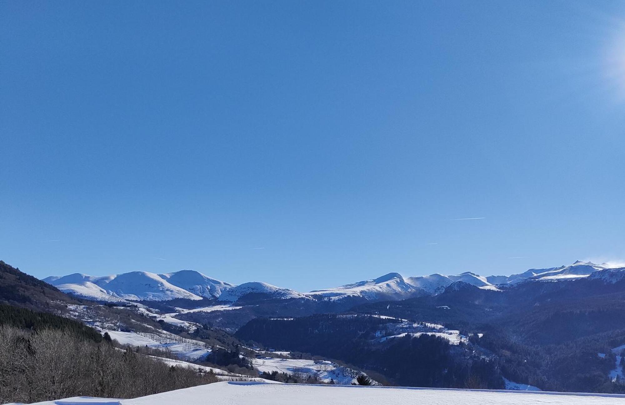 Grand Appartement Vue Magnifique Murat-le-Quaire Esterno foto